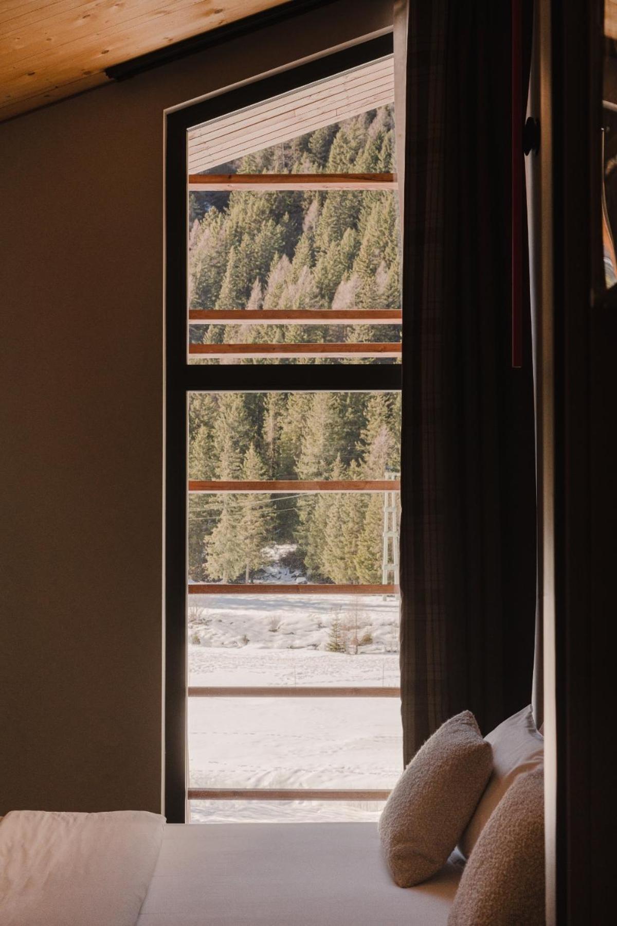Aethos Monterosa