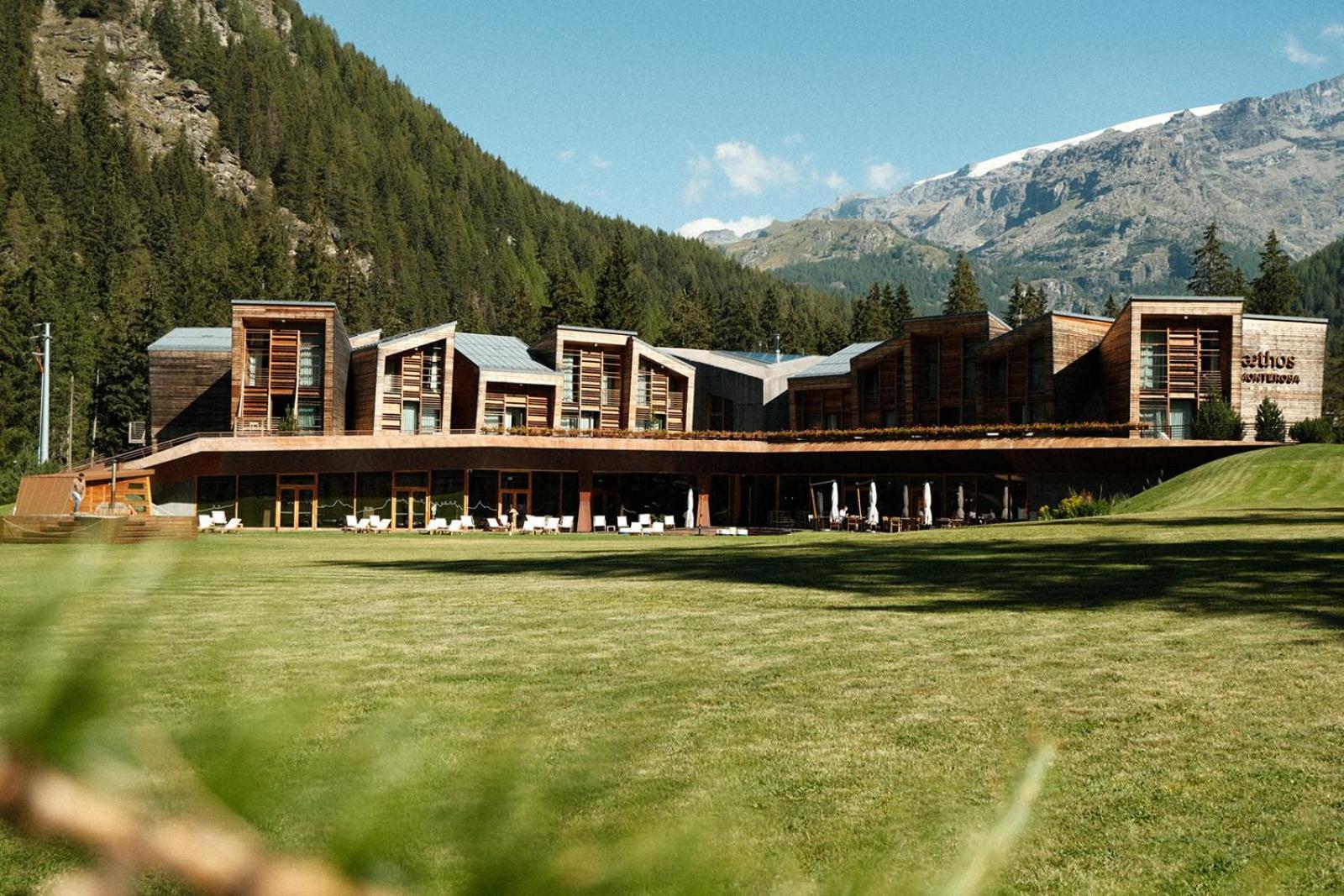 Aethos Monterosa Hotel 5*